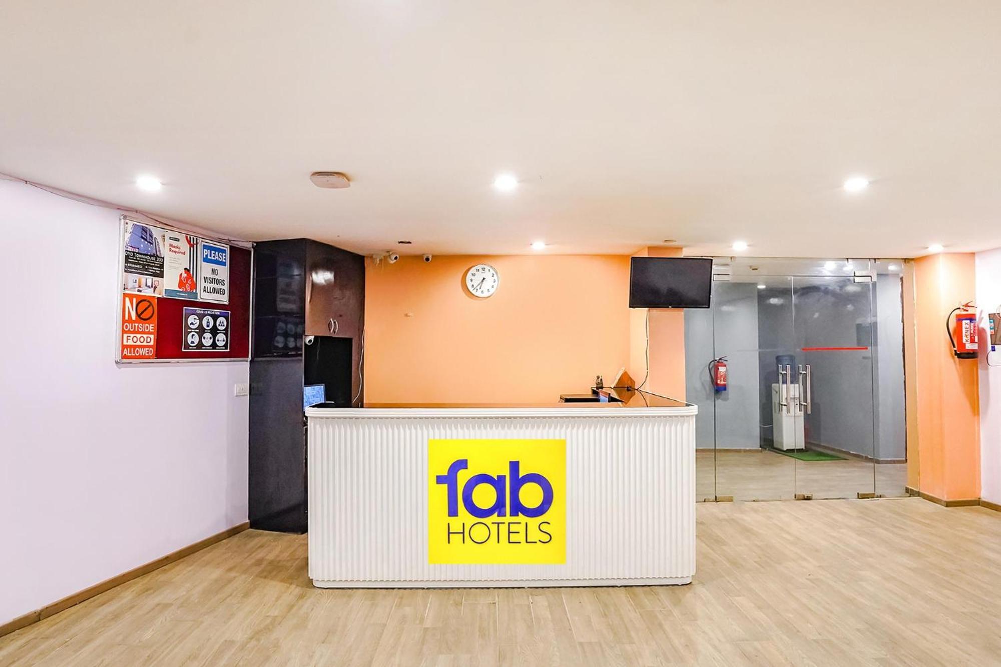 ホテル Oyo タウンハウス 333 セクター 121 ノイダ Indirapuram エクステリア 写真