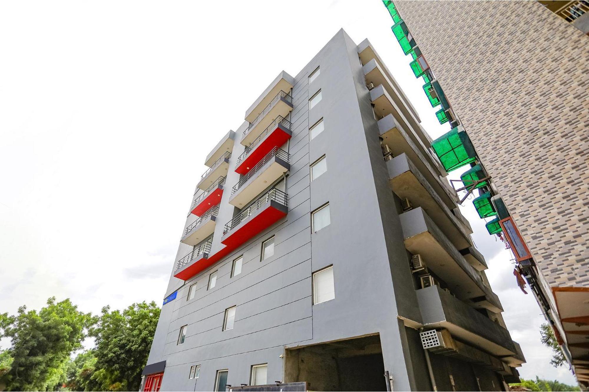 ホテル Oyo タウンハウス 333 セクター 121 ノイダ Indirapuram エクステリア 写真