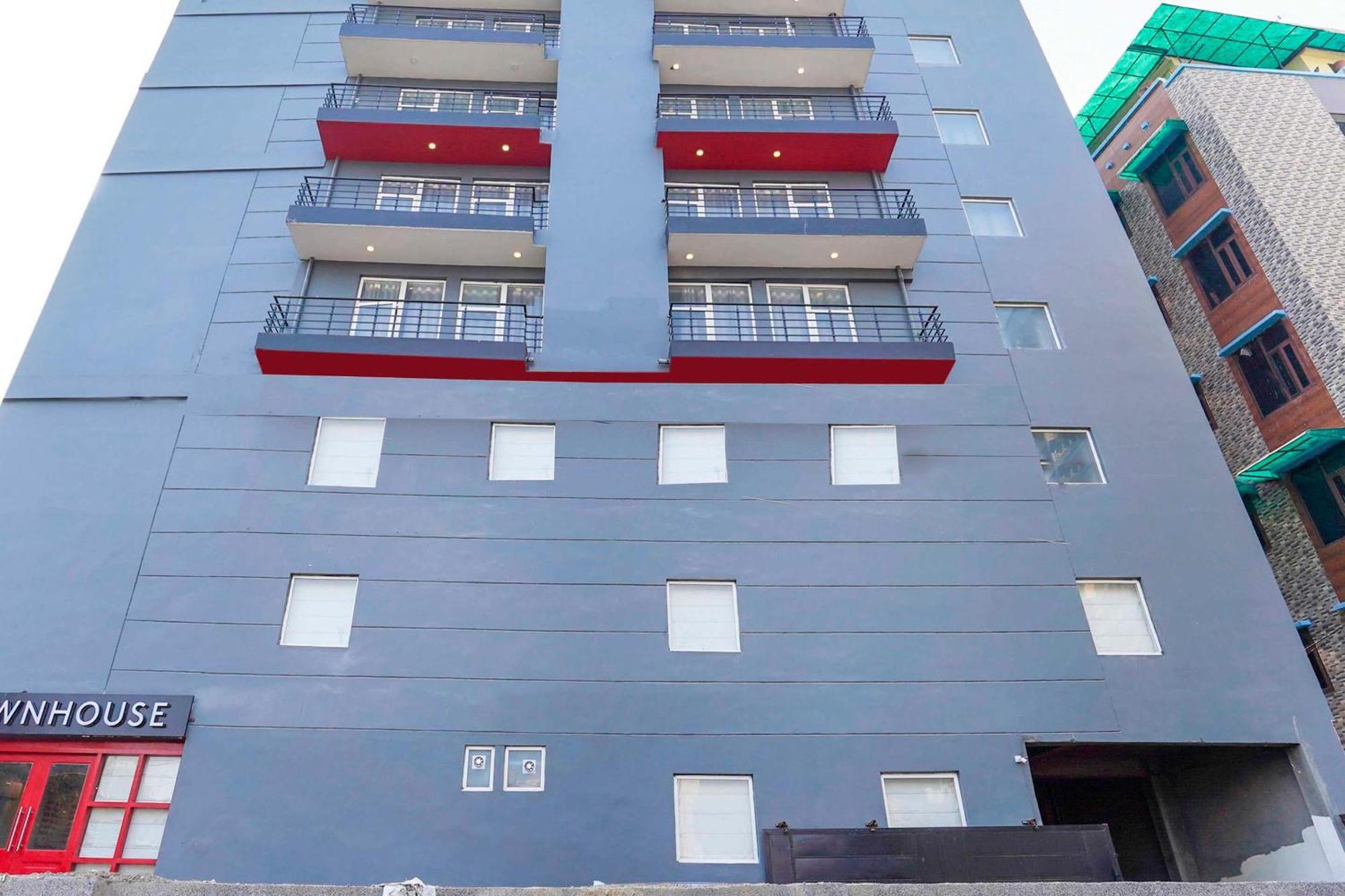 ホテル Oyo タウンハウス 333 セクター 121 ノイダ Indirapuram エクステリア 写真